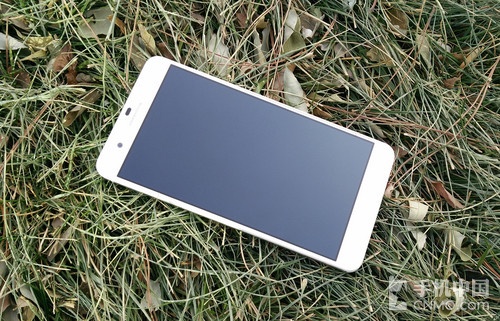 八核双镜头金属框 华为荣耀6 Plus评测 