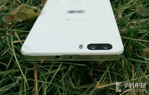 八核双镜头金属框 华为荣耀6 Plus评测 