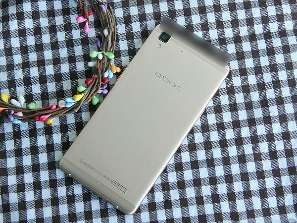 学生手机推荐 OPPO R7外观图片