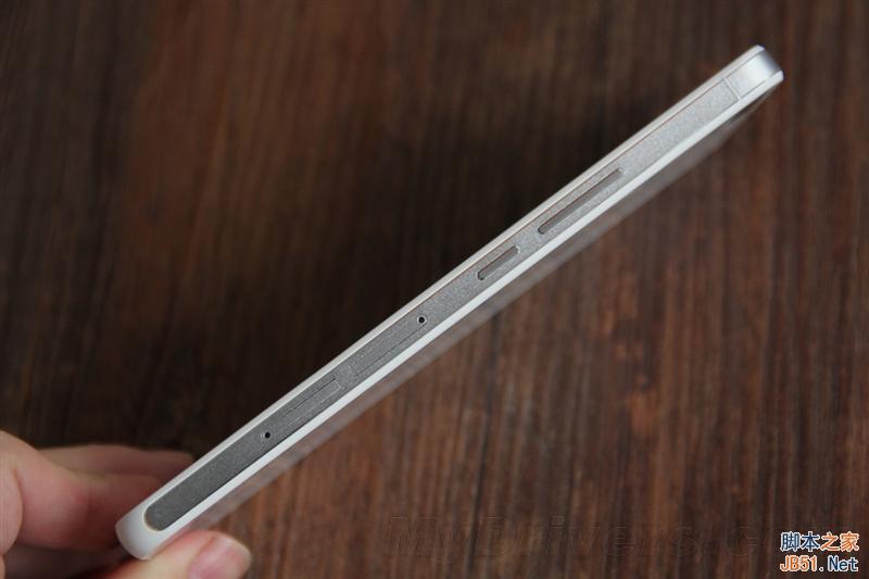 荣耀6 Plus对比评测：设计精湛/手感酸爽