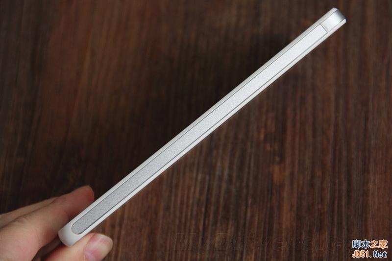 荣耀6 Plus对比评测：设计精湛/手感酸爽