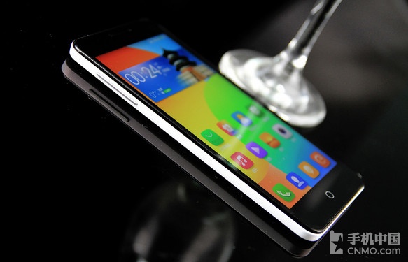 1080p屏双4G 八核大神F2全高清版评测 