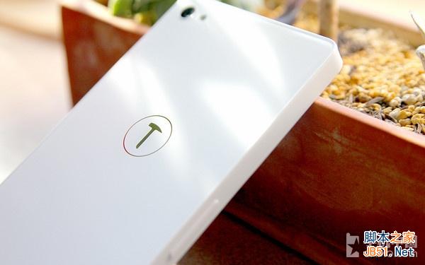 弱化情怀依旧骄傲 锤子手机白色版体验 