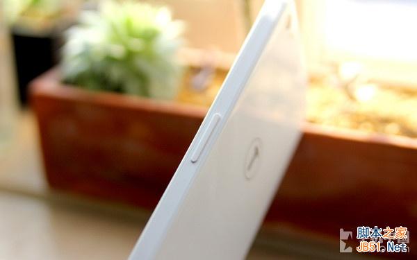 弱化情怀依旧骄傲 锤子手机白色版体验 