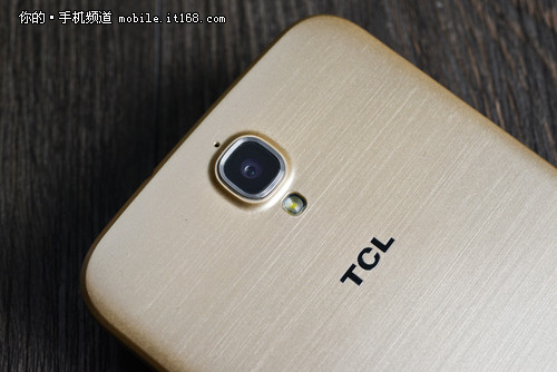 64位8核国民神机 999元TCL么么哒3N评测