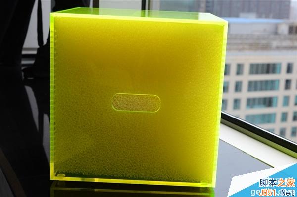 包装盒亮瞎 HTC One时尚版开箱图赏