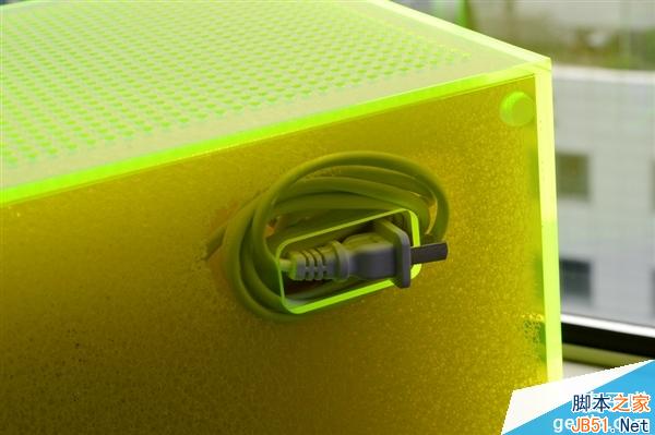 包装盒亮瞎 HTC One时尚版开箱图赏