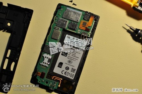 图解诺基亚525拆机过程_脚本之家