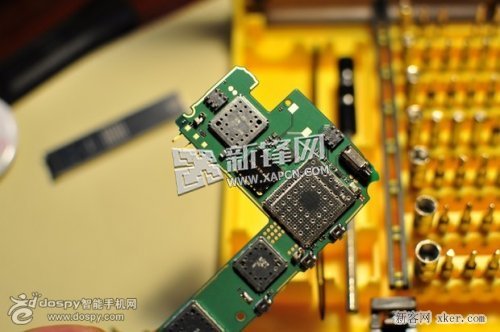 图解诺基亚525拆机过程_脚本之家