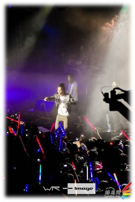 如何拍摄live show演出现场 脚本之家