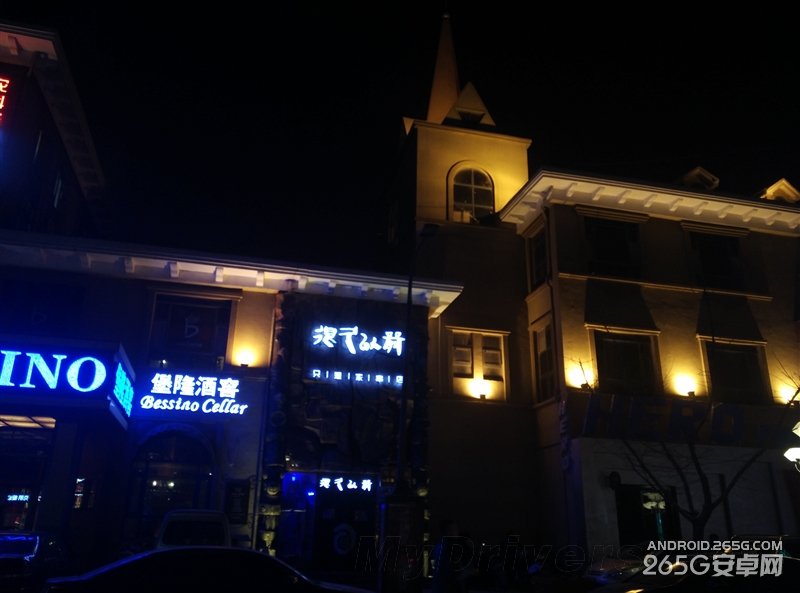 5.7寸“阳光屏”3D玻璃机身 小米Note评测