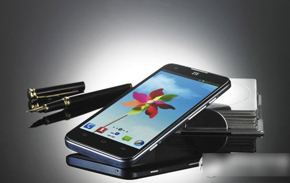 中兴u988s和小米3哪个好？中兴u988s和小米3配置对比1