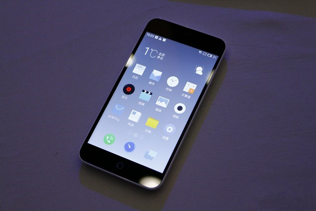 5英寸屏四核仅699元 魅蓝手机全面评测 