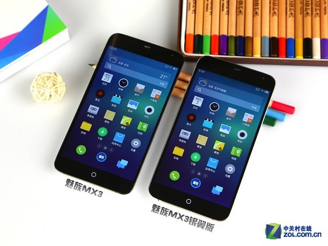 去年9月份推出的魅族MX3拥有被称为最好的15：9“黄金1080P”屏幕手机，同时该机搭载了三星Exynos 5410双四核处理器。时隔十个月，魅族MX3银翼版推出，所谓银翼版是在外观方面，将白色版魅族MX3的银色边框与黑色版MX3的黑色面板相结合，为用户呈现了一个做工精湛手感优良的魅族MX3银翼版，在硬件配置方面与之前的版本没有差别。
