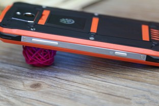 坚固外表细腻体验 青橙手机VOGA V1评测 