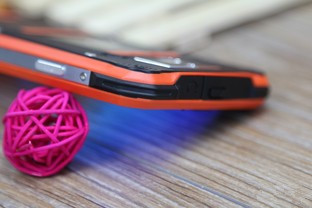 坚固外表细腻体验 青橙手机VOGA V1评测 