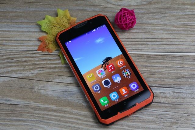 坚固外表细腻体验 青橙手机VOGA V1评测 