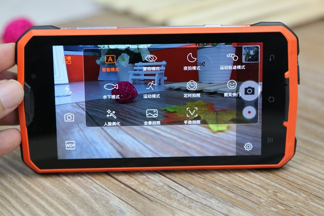 坚固外表细腻体验 青橙手机VOGA V1评测 