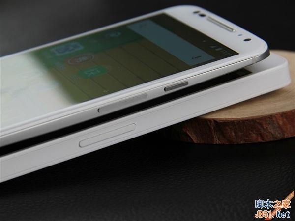 情怀逼格谁更强？Moto X大战锤子T1