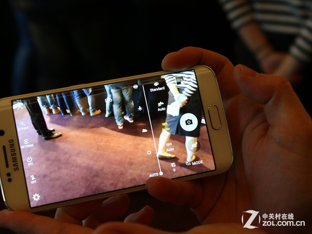 惊艳双曲面屏 三星GALAXY S6 Edge速评 