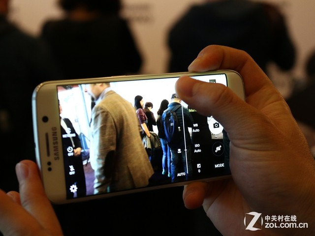 惊艳双曲面屏 三星GALAXY S6 Edge速评 