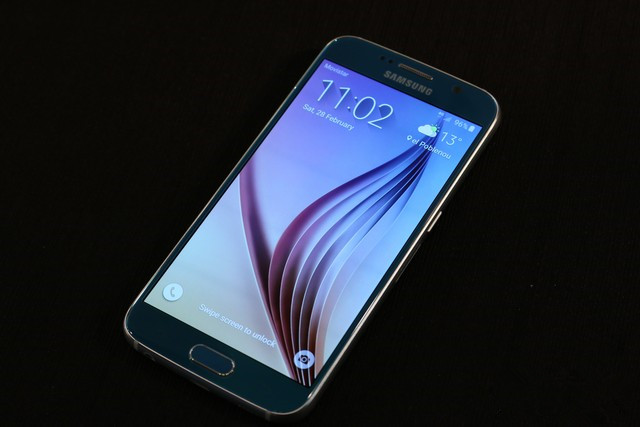 玻璃后盖+金属中框 三星GALAXY S6抢先体验 