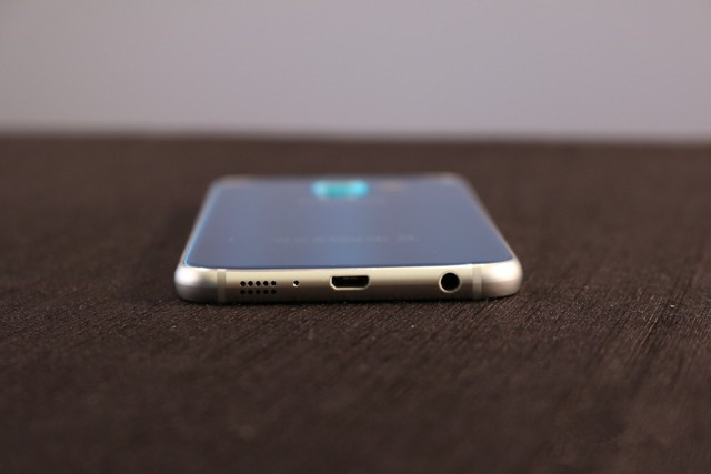 玻璃后盖+金属中框 三星GALAXY S6抢先体验 