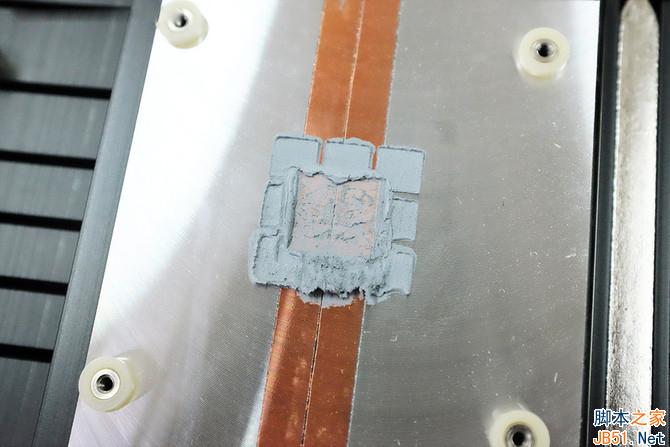 拆解:PCB、散热器黑化处理 3+1相供电