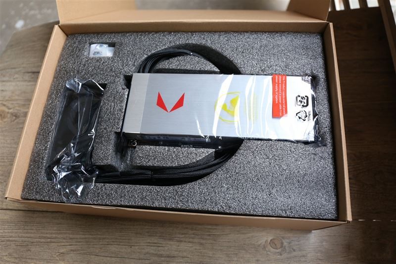 GTX 1070/1080杀手来袭!AMD RX Vega 56/64显卡首发评测