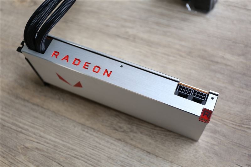 GTX 1070/1080杀手来袭!AMD RX Vega 56/64显卡首发评测