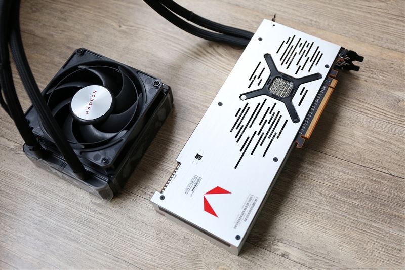 GTX 1070/1080杀手来袭!AMD RX Vega 56/64显卡首发评测