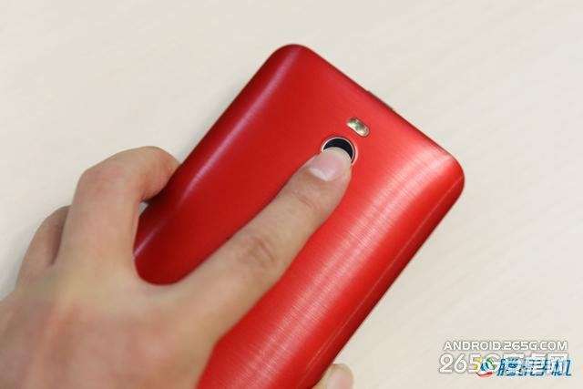 华硕ZenFone 2评测：有突破，也有不足