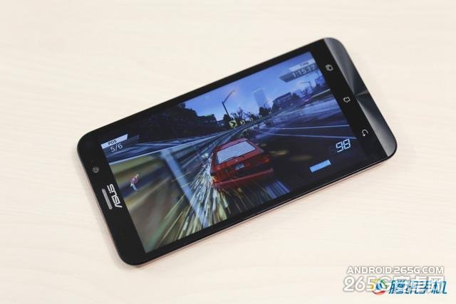 华硕ZenFone 2评测：有突破，也有不足