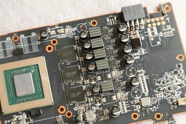 5600XT 14Gbps新版首测 AMD又来了一发良心升级