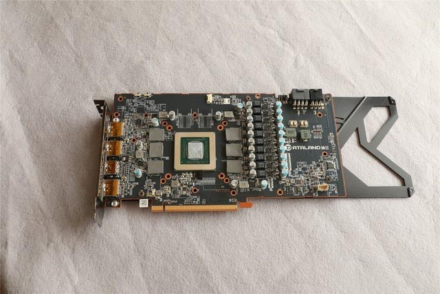 5600XT 14Gbps新版首测 AMD又来了一发良心升级
