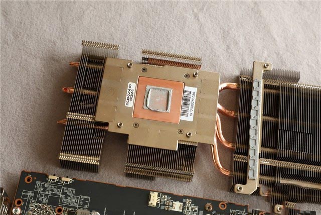 5600XT 14Gbps新版首测 AMD又来了一发良心升级