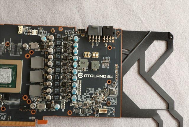 5600XT 14Gbps新版首测 AMD又来了一发良心升级