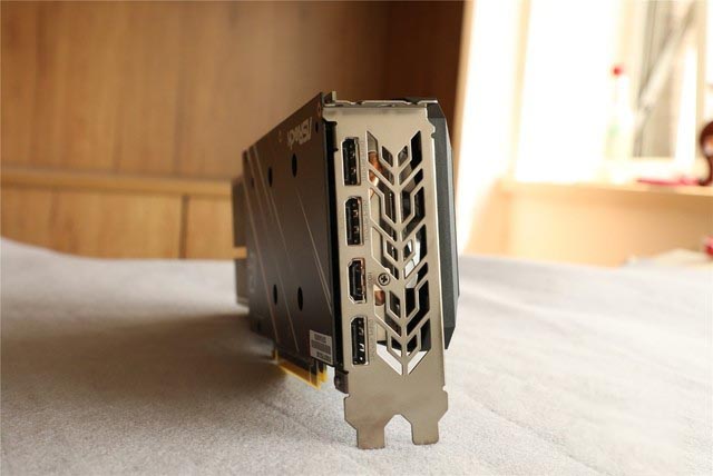 5600XT 14Gbps新版首测 AMD又来了一发良心升级