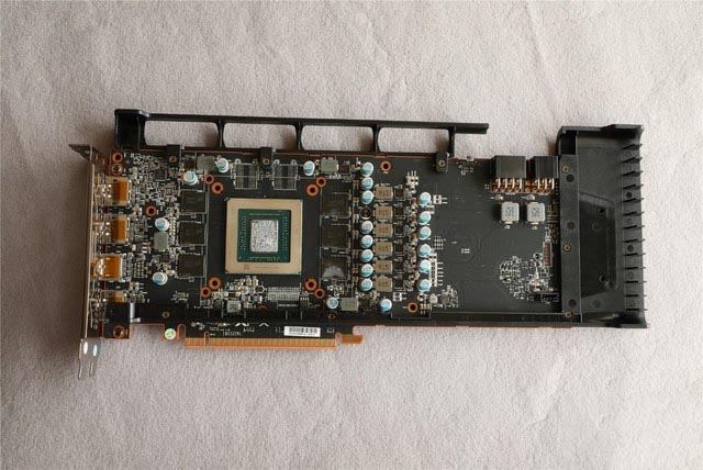 5600XT 14Gbps新版首测 AMD又来了一发良心升级