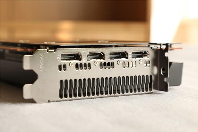 5600XT 14Gbps新版首测 AMD又来了一发良心升级
