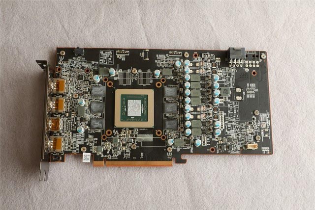 5600XT 14Gbps新版首测 AMD又来了一发良心升级