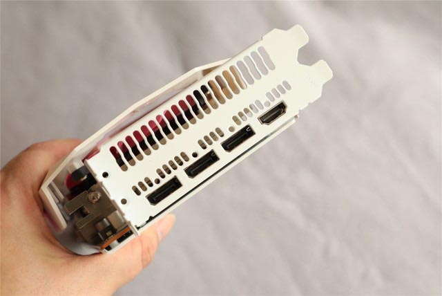 5600XT 14Gbps新版首测 AMD又来了一发良心升级