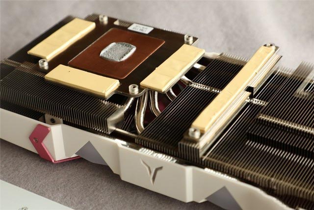 5600XT 14Gbps新版首测 AMD又来了一发良心升级