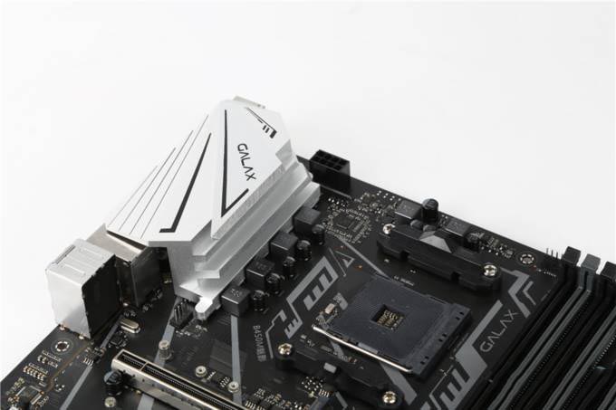 真入门甜品卡,影驰GTX 1650 Ultra骁将装机实测