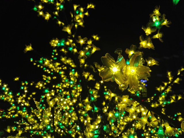 高颜值全金属旗舰 铂金气质华为P8首测 