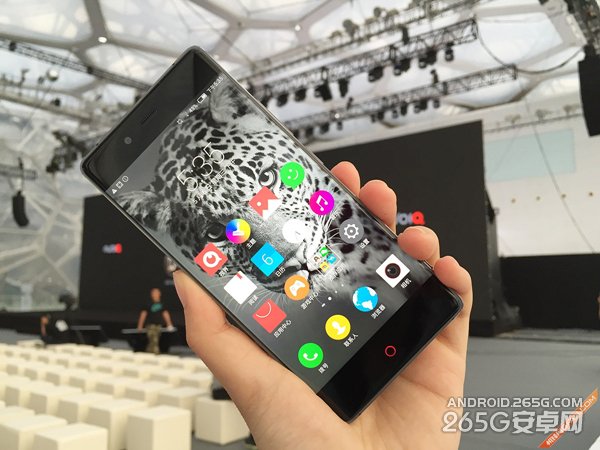 努比亚Z9和Z9 Max对比图赏 惊艳无边框