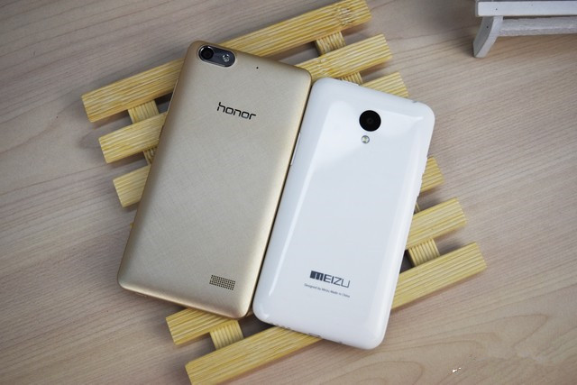 800元以下王者之争 荣耀畅玩4C对比魅蓝 