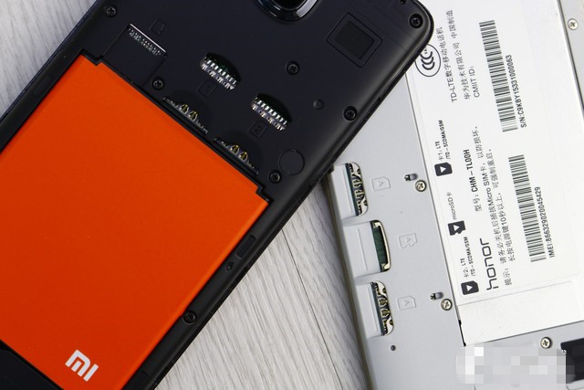 尖Phone:热机交锋 荣耀畅玩4C对比红米2 