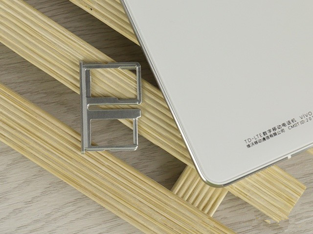 双面2.5D玻璃+双1300万 vivo X5Pro首测 