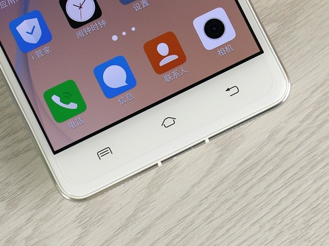 双面2.5D玻璃+双1300万 vivo X5Pro首测 